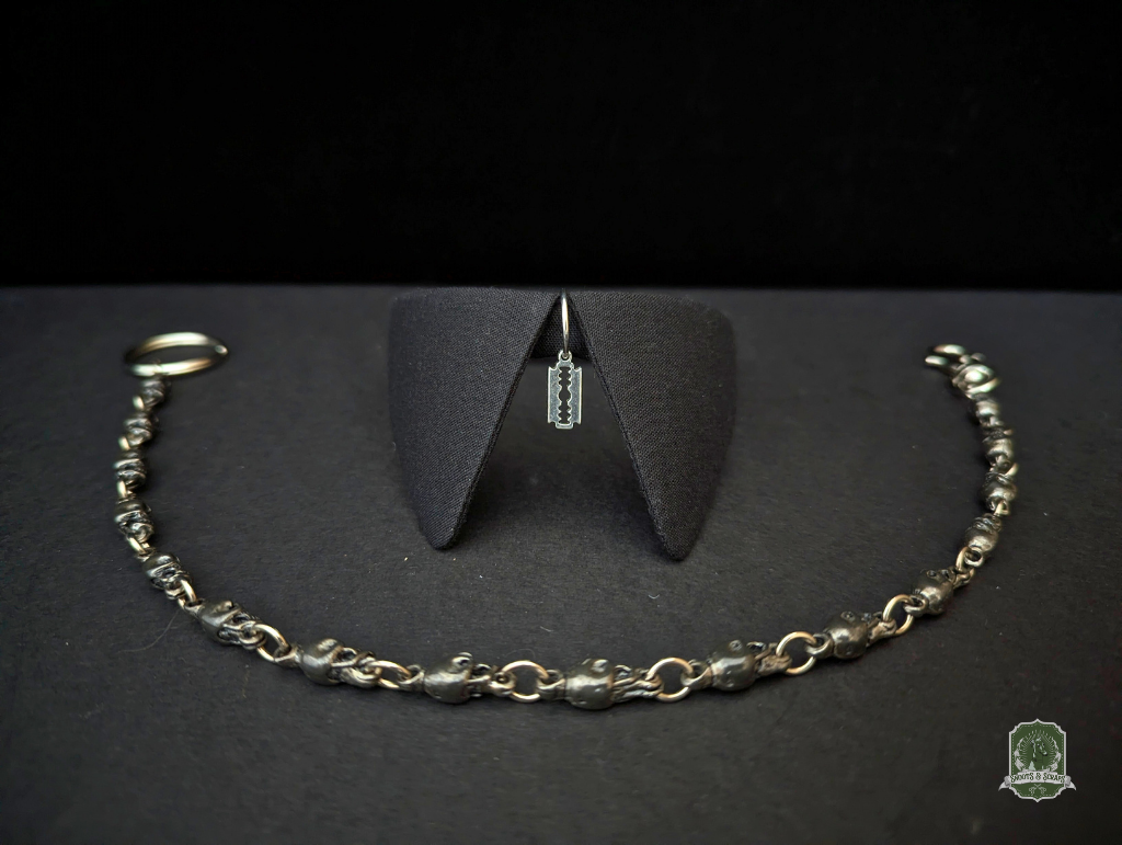 Black & Razorblade | Cat Collar with Charm